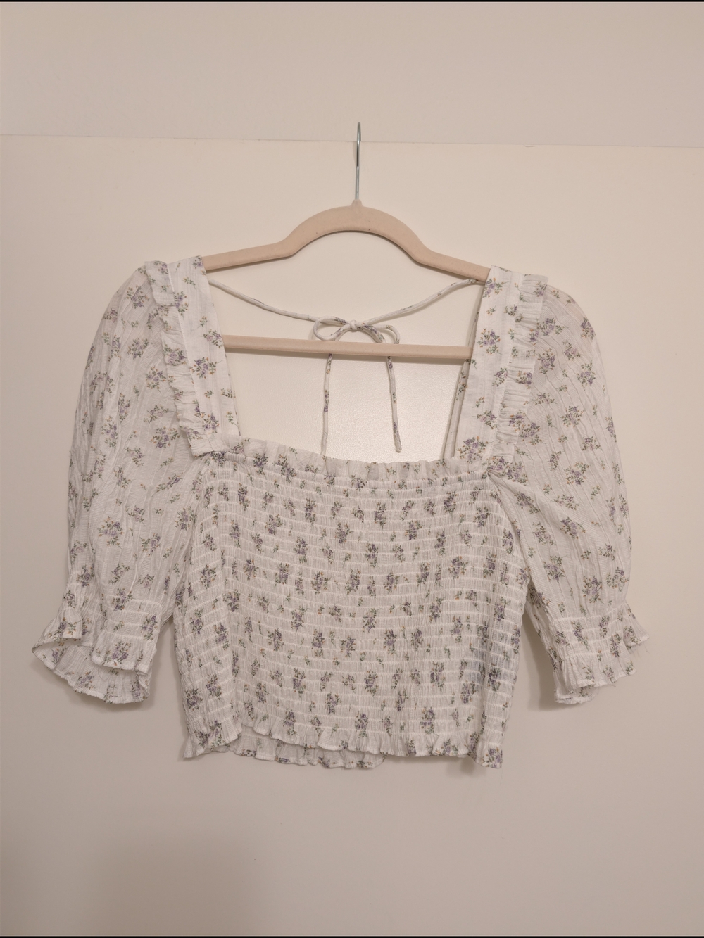 H&M White Lavender Floral Smocked Puff-Sleeve Crop Top
